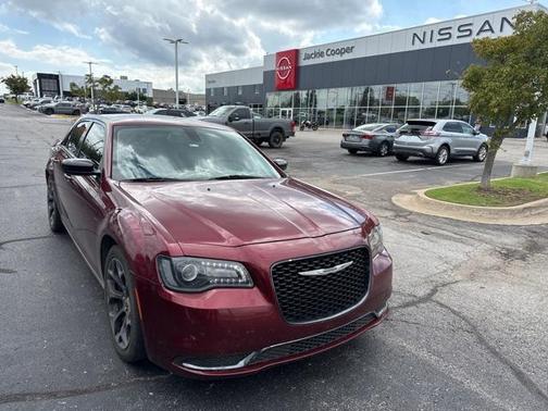 2019 Chrysler 300 Touring