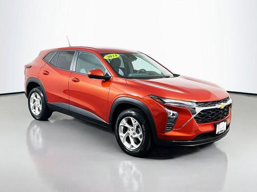 Cayenne Orange Metallic 2024 Chevrolet Trax LS