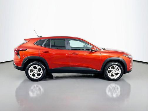 Cayenne Orange Metallic 2024 Chevrolet Trax LS