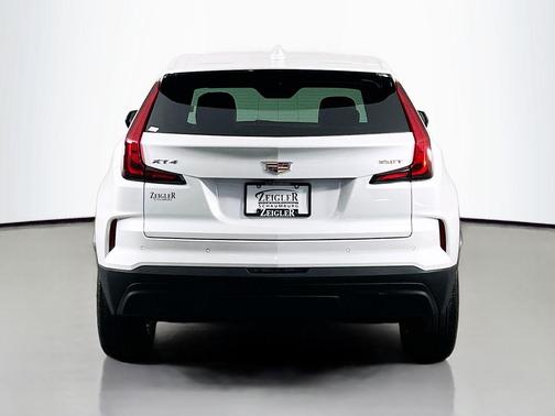 Crystal White Tricoat 2024 Cadillac XT4 Luxury