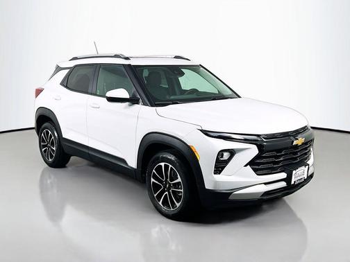 Summit White 2026 Chevrolet Trailblazer LT