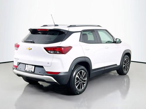 Summit White 2026 Chevrolet Trailblazer LT