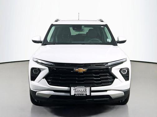 Summit White 2026 Chevrolet Trailblazer LT