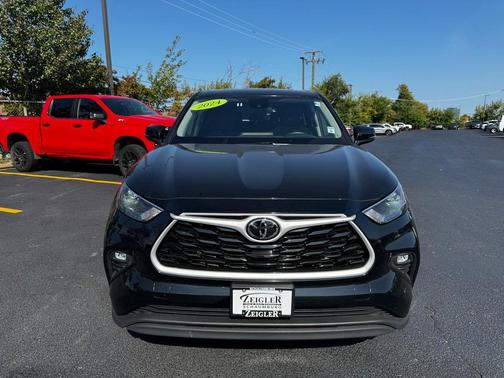2024 Toyota Highlander LE