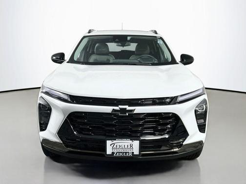 Summit White 2026 Chevrolet Trax FWD ACTIV