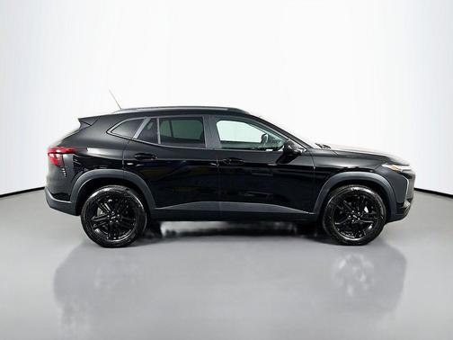 Mosaic Black Metallic 2025 Chevrolet Trax FWD ACTIV