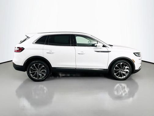 Pristine White Metallic Tri-Coat 2022 Lincoln Nautilus Reserve