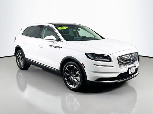 Pristine White Metallic Tri-Coat 2022 Lincoln Nautilus Reserve