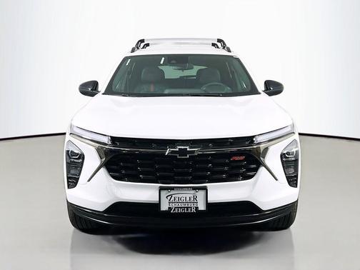 Summit White 2026 Chevrolet Trax FWD 2RS