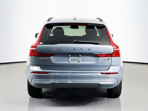 Silver Dawn Metallic 2023 Volvo XC60 B5 Core