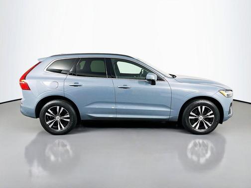 Silver Dawn Metallic 2023 Volvo XC60 B5 Core