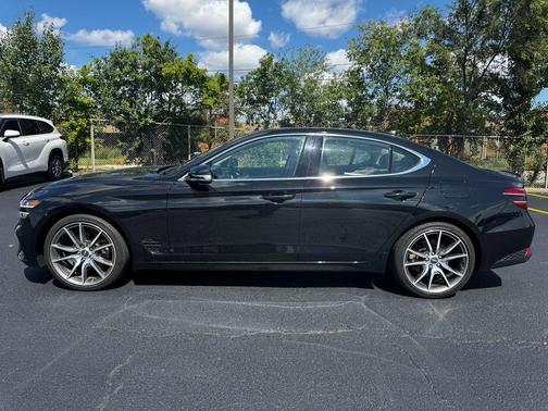 2022 Genesis G70 2.0T AWD