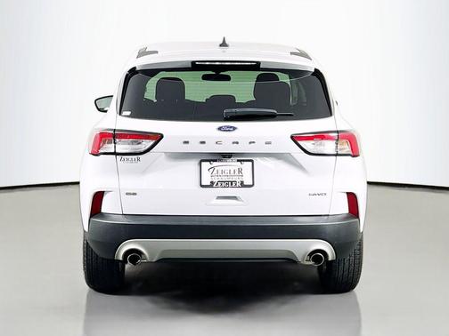 Oxford White 2021 Ford Escape SE