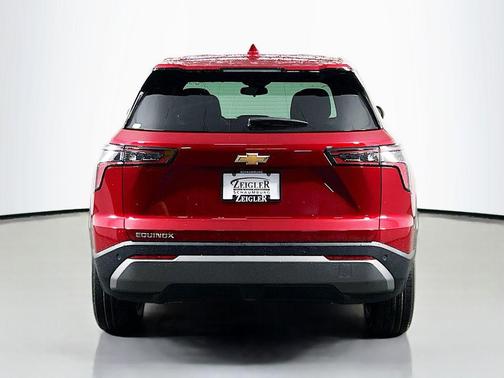 Radiant Red Tintcoat 2026 Chevrolet Equinox 1LT