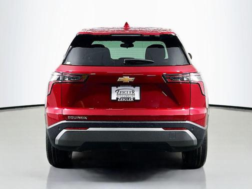 Radiant Red Tintcoat 2026 Chevrolet Equinox 1LT