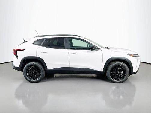 Summit White 2026 Chevrolet Trax FWD ACTIV