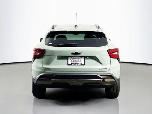 Cacti Green 2026 Chevrolet Trax FWD ACTIV