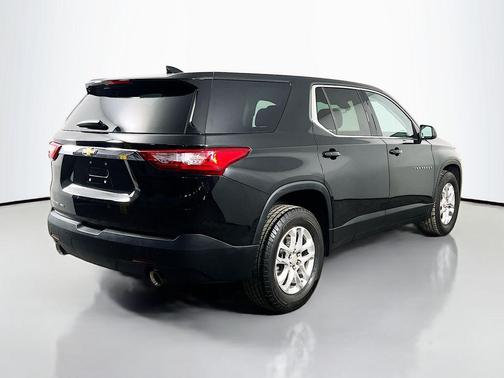 Mosaic Black Metallic 2021 Chevrolet Traverse LS