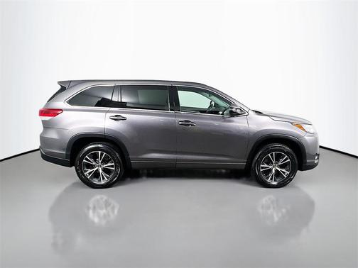 2017 Toyota Highlander LE I4