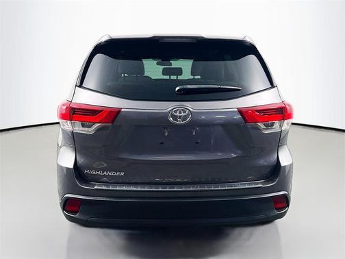 2017 Toyota Highlander LE I4