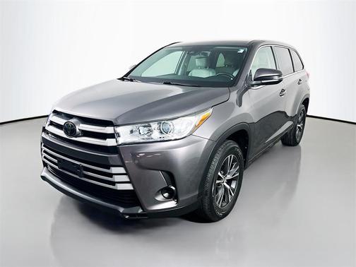 2017 Toyota Highlander LE I4
