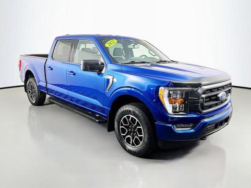 Blue 2022 Ford F-150 XLT