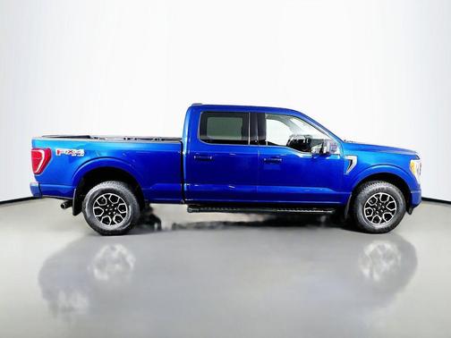 Blue 2022 Ford F-150 XLT