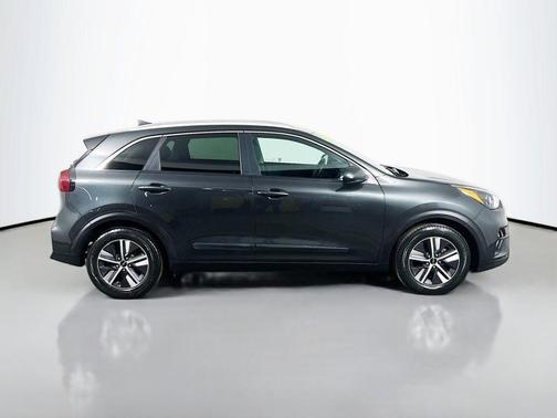 2022 Kia Niro LXS
