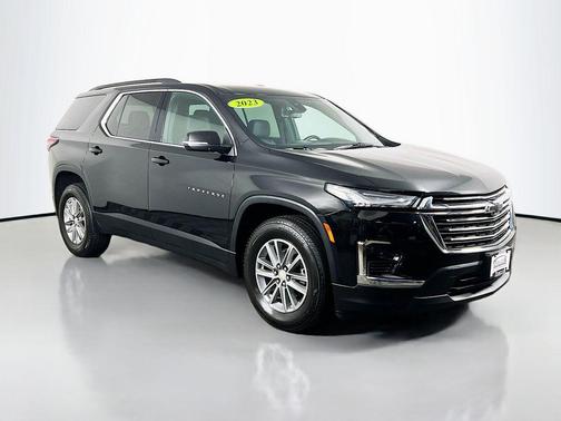 Mosaic Black Metallic 2023 Chevrolet Traverse LT Leather