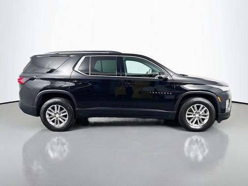 Mosaic Black Metallic 2023 Chevrolet Traverse LT Leather