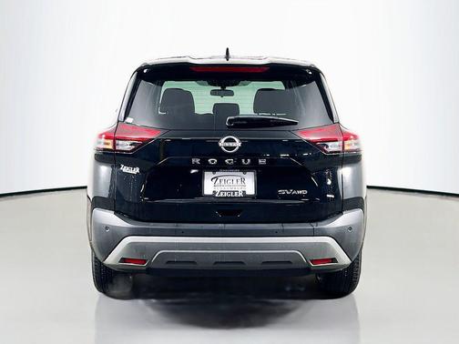 Super Black 2022 Nissan Rogue SV