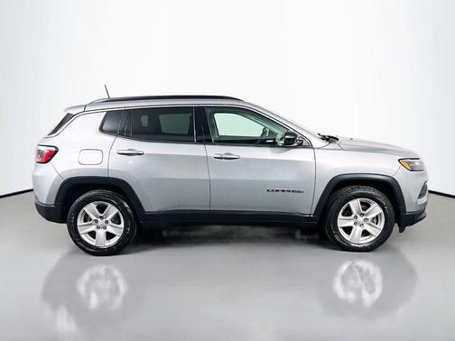 Billet Silver Metallic Clearcoat 2022 Jeep Compass Latitude