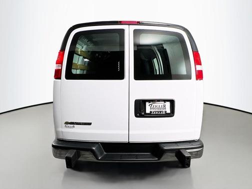 2024 Chevrolet Express 2500 RWD 2500 Regular Wheelbase WT