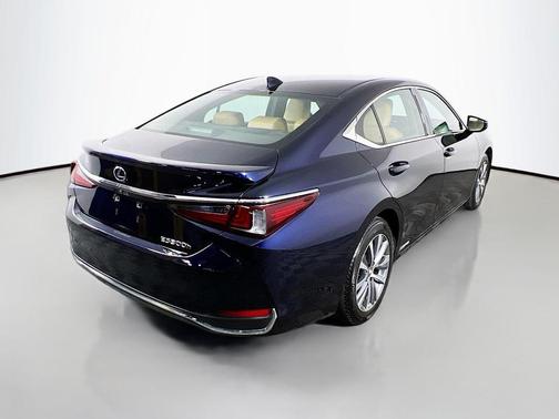 2021 Lexus ES 300h Base