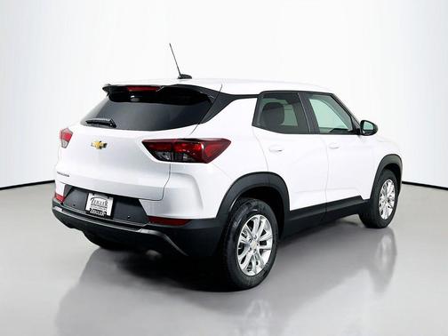 Summit White 2026 Chevrolet Trailblazer LS