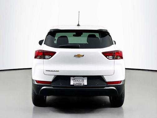 Summit White 2026 Chevrolet Trailblazer LS