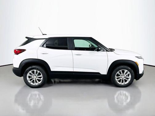 Summit White 2026 Chevrolet Trailblazer LS