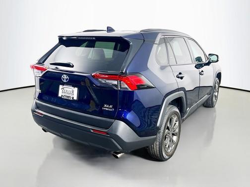 2022 Toyota RAV4 Hybrid XLE Premium