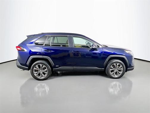 2022 Toyota RAV4 Hybrid XLE Premium