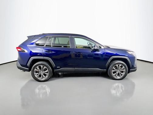 2022 Toyota RAV4 Hybrid XLE Premium