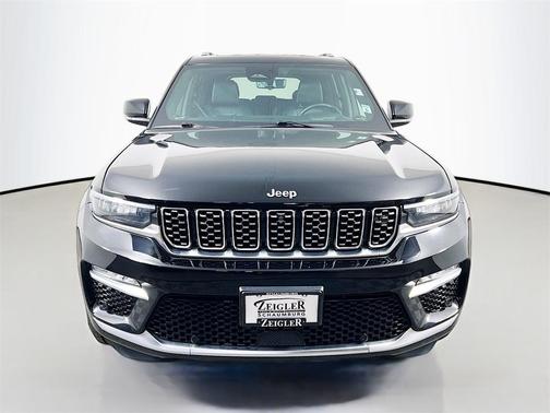 2022 Jeep Grand Cherokee Summit