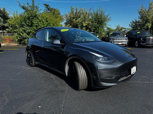 2025 Tesla Model Y Long Range Dual Motor All-Wheel Drive