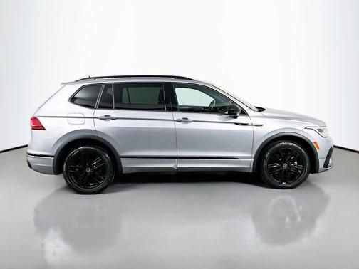 2022 Volkswagen Tiguan 2.0T SE R-Line Black 4MOTION