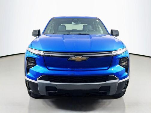 2025 Chevrolet Silverado EV LT
