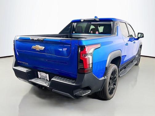 2025 Chevrolet Silverado EV LT