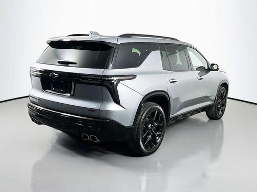 Sterling Gray Metallic 2025 Chevrolet Traverse RS