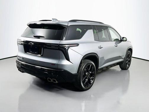 Sterling Gray Metallic 2025 Chevrolet Traverse RS