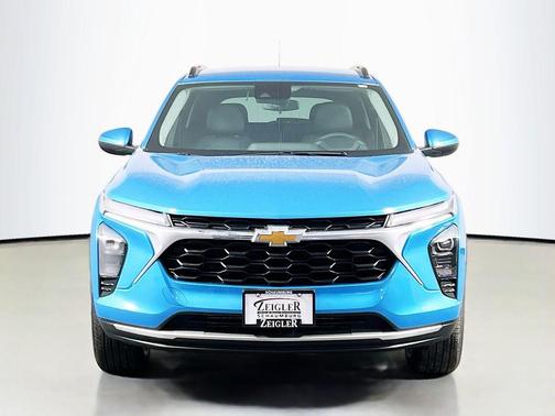 Marina Blue Metallic 2026 Chevrolet Trax LT