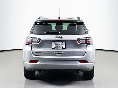 Billet Silver Metallic Clearcoat 2023 Jeep Compass High Altitude