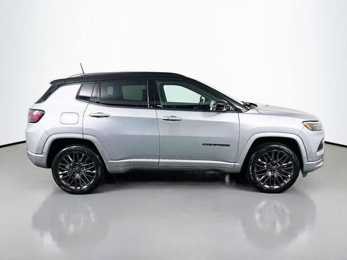 Billet Silver Metallic Clearcoat 2023 Jeep Compass High Altitude